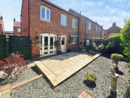 3 bedroom Link detached house for sale in Waverley Court, Thorne, Doncaster, DN8