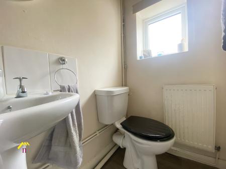 1 bedroom Flat to let in King Street, Thorne, Doncaster, DN8