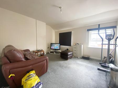 1 bedroom Flat to let in King Street, Thorne, Doncaster, DN8