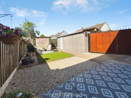 3 bedroom Semi-detached house for sale in Wike Gate Road, Doncaster, Doncaster, DN8