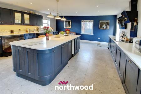 4 bedroom Detached house for sale in Main Street, Reedness, Goole, DN14