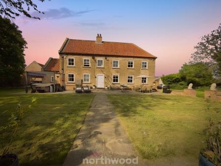 4 bedroom Detached house for sale in Main Street, Reedness, Goole, DN14