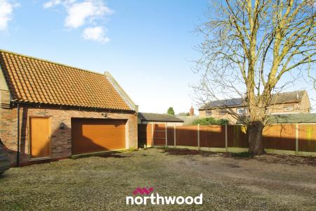 4 bedroom Detached house for sale in Main Street, Reedness, Goole, DN14