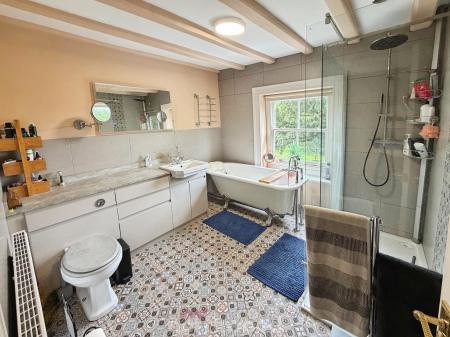 4 bedroom Detached house for sale in Main Street, Reedness, Goole, DN14