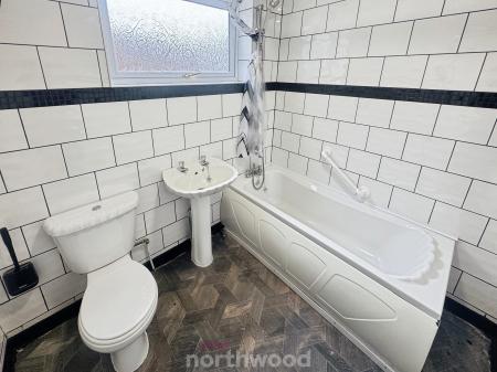 3 bedroom Terraced House for sale in Upper Kenyon Street, Thorne, Doncaster, DN8