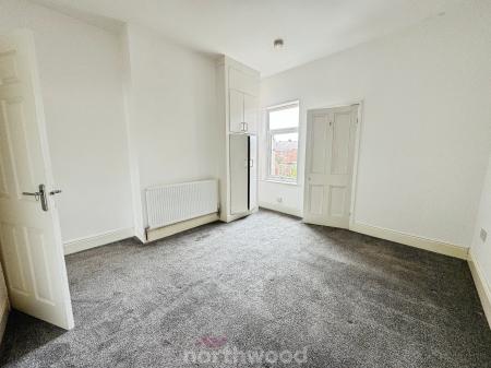 3 bedroom Terraced House for sale in Upper Kenyon Street, Thorne, Doncaster, DN8