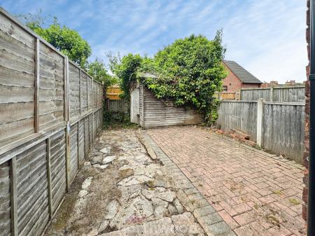 3 bedroom Terraced House for sale in Upper Kenyon Street, Thorne, Doncaster, DN8