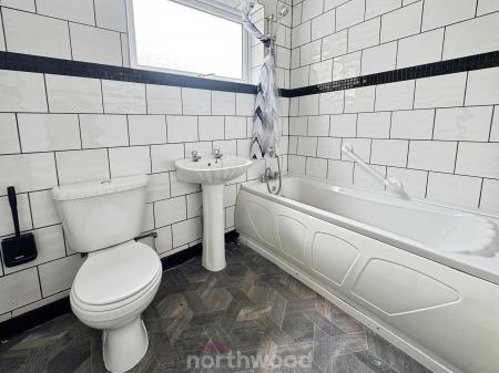 3 bedroom Terraced House for sale in Upper Kenyon Street, Thorne, Doncaster, DN8