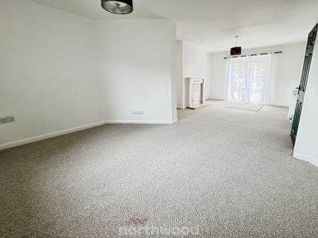 3 bedroom Semi-detached house for sale in Park Road, Moorends, Doncaster, DN8