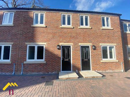 2 bedroom Terraced House to let in The Old Vicarage, Thorne, Doncaster, DN8