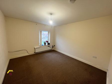 2 bedroom Flat to let in Rainbow Close, Thorne, DN8