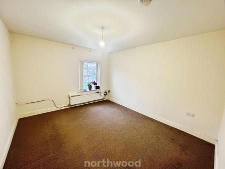 2 bedroom Flat to let in Rainbow Close, Thorne, DN8