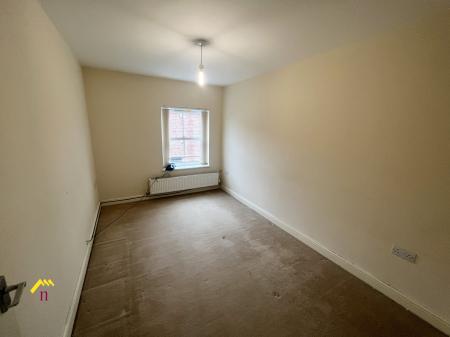 2 bedroom Flat to let in Rainbow Close, Thorne, DN8
