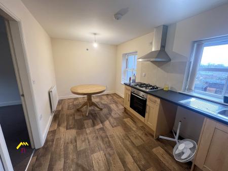 2 bedroom Flat to let in Rainbow Close, Thorne, DN8