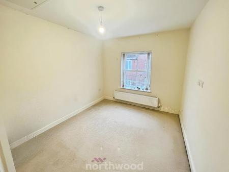 2 bedroom Flat to let in Rainbow Close, Thorne, DN8