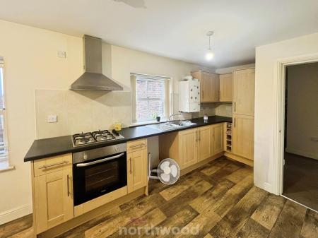 2 bedroom Flat to let in Rainbow Close, Thorne, DN8