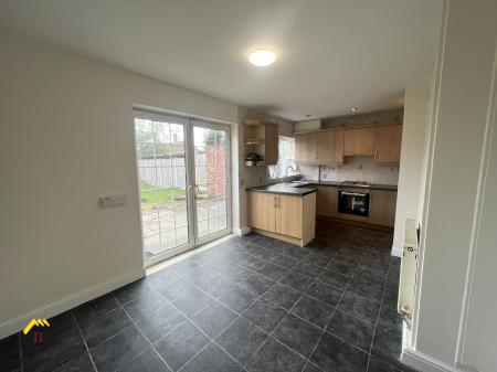 3 bedroom Terraced House to let in Alwyn Road, Thorne, Doncaster, DN8