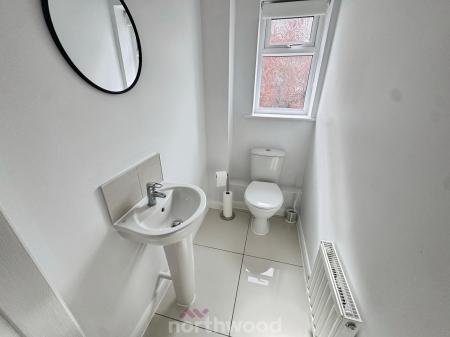 3 bedroom Semi-detached house to let in Church View Gardens, Moorends, Doncaster, DN8