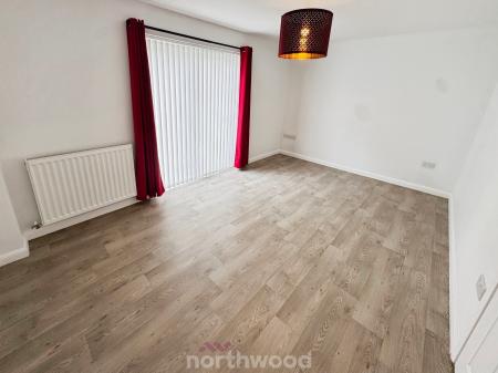 3 bedroom Semi-detached house to let in Church View Gardens, Moorends, Doncaster, DN8