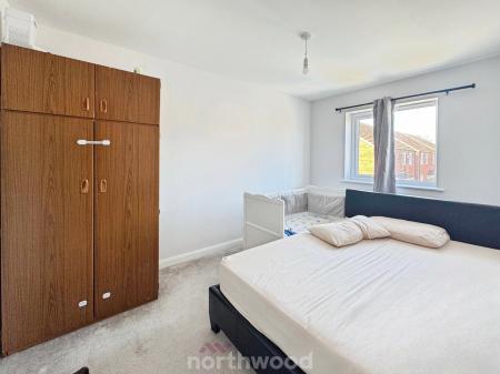 3 bedroom Semi-detached house to let in Church View Gardens, Moorends, Doncaster, DN8