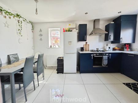 3 bedroom Semi-detached house to let in Church View Gardens, Moorends, Doncaster, DN8