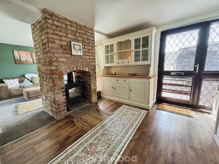 4 bedroom Detached house for sale in Main Street, Reedness, Goole, DN14
