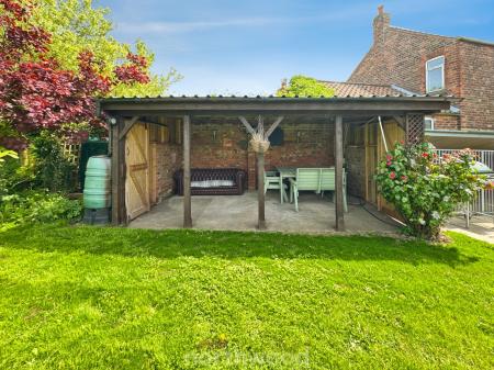 4 bedroom Detached house for sale in Main Street, Reedness, Goole, DN14