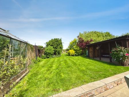 4 bedroom Detached house for sale in Main Street, Reedness, Goole, DN14