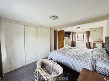 4 bedroom Detached house for sale in Main Street, Reedness, Goole, DN14