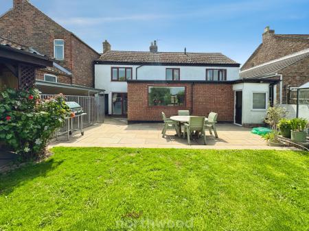 4 bedroom Detached house for sale in Main Street, Reedness, Goole, DN14
