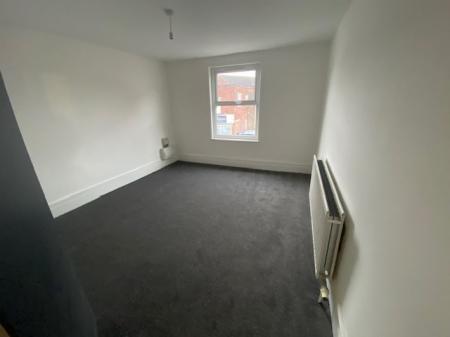3 bedroom Flat to let in King Street, Thorne, Doncaster, DN8