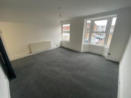 3 bedroom Flat to let in King Street, Thorne, Doncaster, DN8