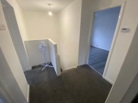 3 bedroom Flat to let in King Street, Thorne, Doncaster, DN8