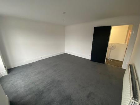 3 bedroom Flat to let in King Street, Thorne, Doncaster, DN8