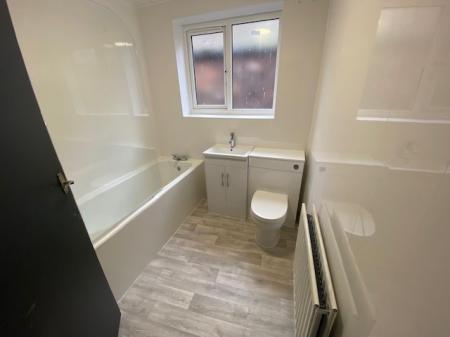 3 bedroom Flat to let in King Street, Thorne, Doncaster, DN8
