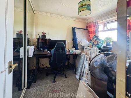 3 bedroom Semi-detached house to let in Grampian Way, Thorne, Doncaster, DN8