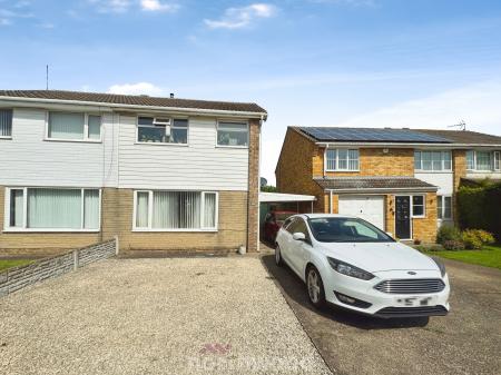 3 bedroom Semi-detached house to let in Grampian Way, Thorne, Doncaster, DN8
