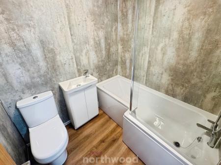 1 bedroom Flat to let in King Street, Thorne, Doncaster, DN8
