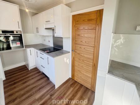 1 bedroom Flat to let in King Street, Thorne, Doncaster, DN8