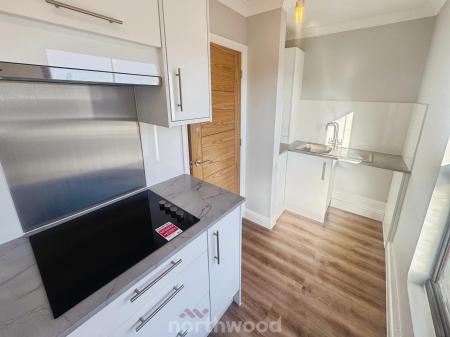 1 bedroom Flat to let in King Street, Thorne, Doncaster, DN8
