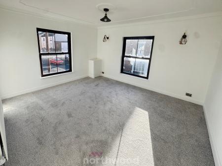 1 bedroom Flat to let in King Street, Thorne, Doncaster, DN8