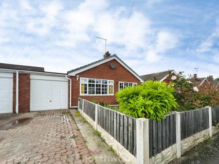 3 bedroom Detached bungalow for sale in Newfield Avenue, Moorends, Doncaster, DN8