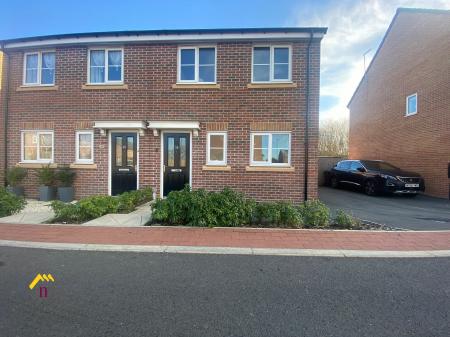 3 bedroom Semi-detached house to let in Garratt Way, Thorne, Doncaster, DN8