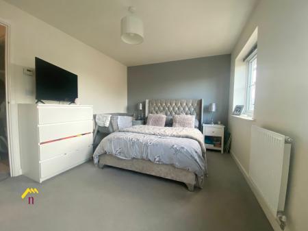 3 bedroom Semi-detached house to let in Garratt Way, Thorne, Doncaster, DN8