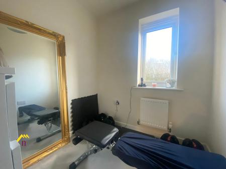 3 bedroom Semi-detached house to let in Garratt Way, Thorne, Doncaster, DN8