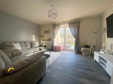 3 bedroom Semi-detached house to let in Garratt Way, Thorne, Doncaster, DN8