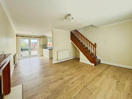 3 bedroom Semi-detached house to let in Grampian Way, Thorne, Doncaster, DN8