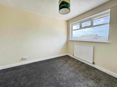 3 bedroom Semi-detached house to let in Grampian Way, Thorne, Doncaster, DN8