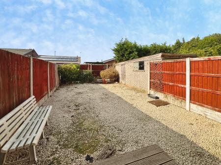 3 bedroom Semi-detached house to let in Grampian Way, Thorne, Doncaster, DN8