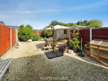 3 bedroom Semi-detached house to let in (COPY of) Grampian Way, Thorne, Doncaster, DN8
